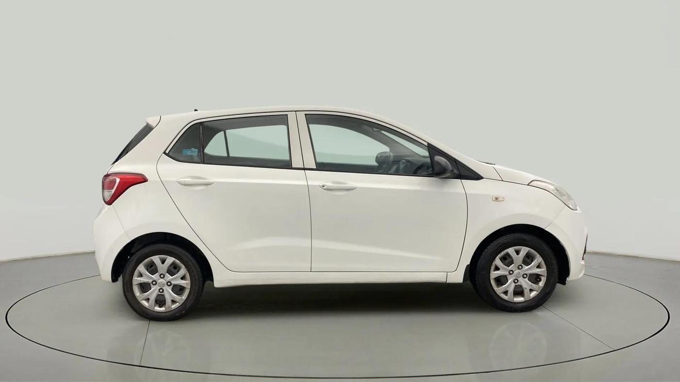 2015 Hyundai Grand i10 MAGNA 1.2 KAPPA VTVT, Petrol, Manual, 40,736 km, Right Side View