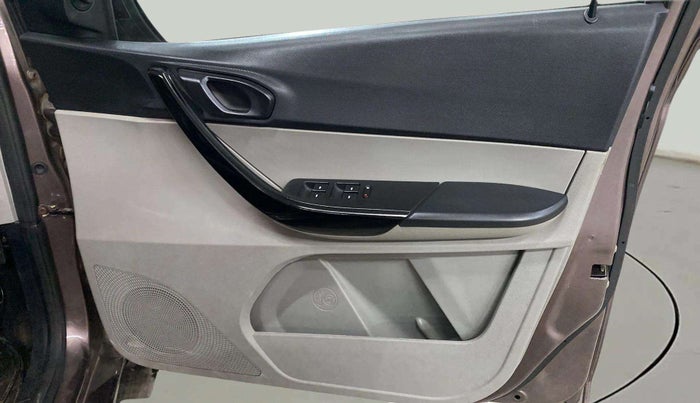 2016 Tata Tiago XT PETROL, Petrol, Manual, 40,815 km, Driver Side Door Panels Control