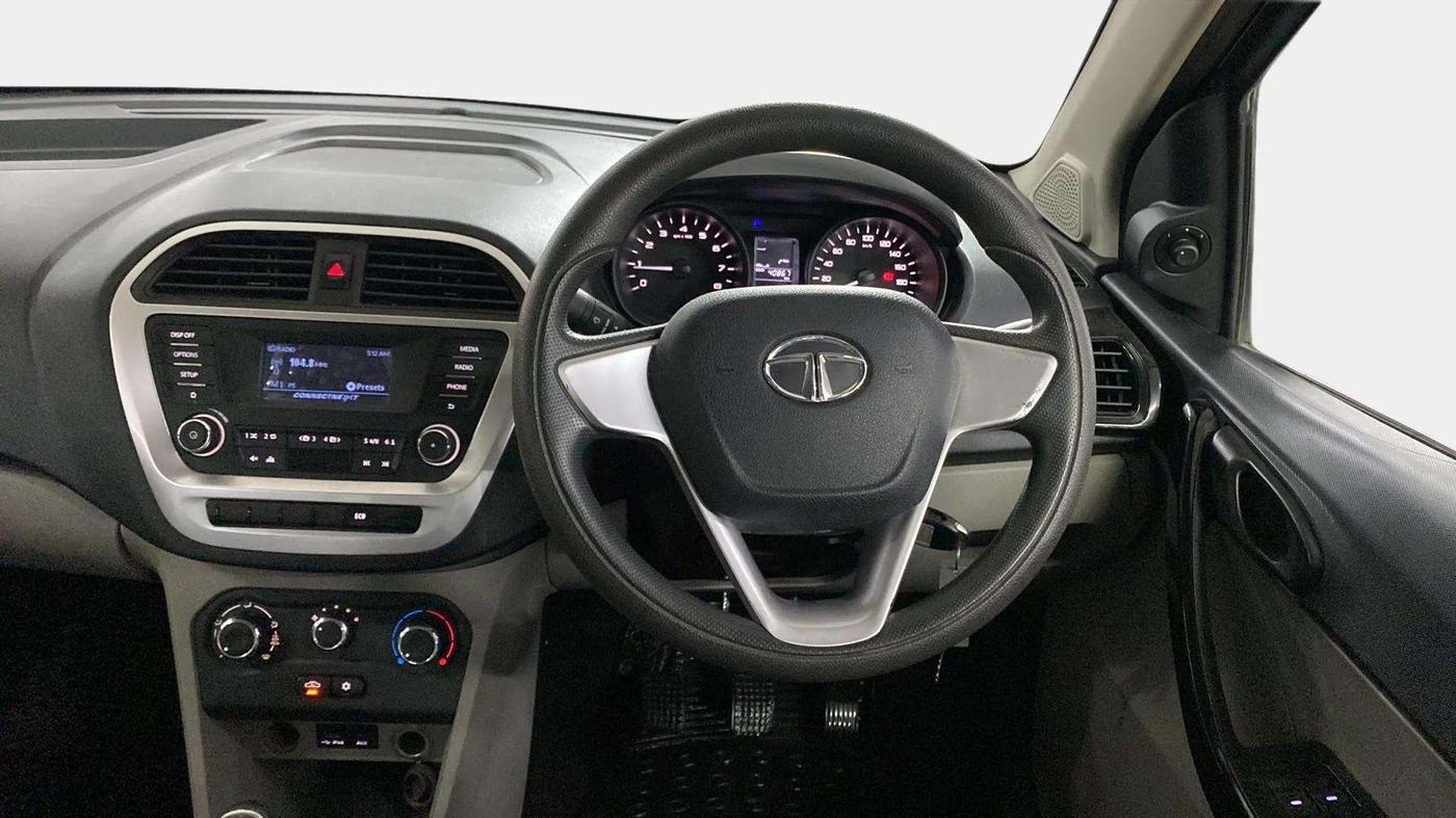 2016 Tata Tiago XT PETROL, Petrol, Manual, 40,815 km, Steering Wheel Close Up