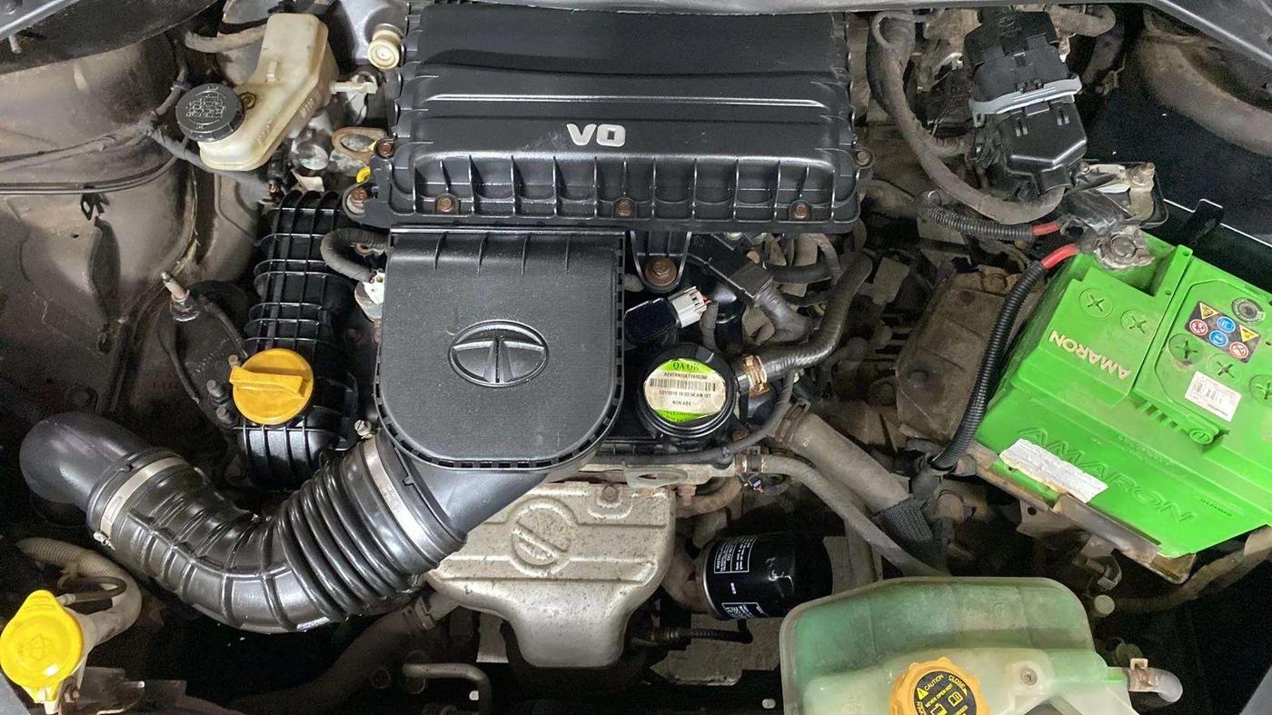 2016 Tata Tiago XT PETROL, Petrol, Manual, 40,815 km, Open Bonet