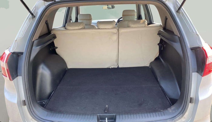 2016 Hyundai Creta SX PLUS AT 1.6 DIESEL, Diesel, Automatic, 59,909 km, Boot Inside