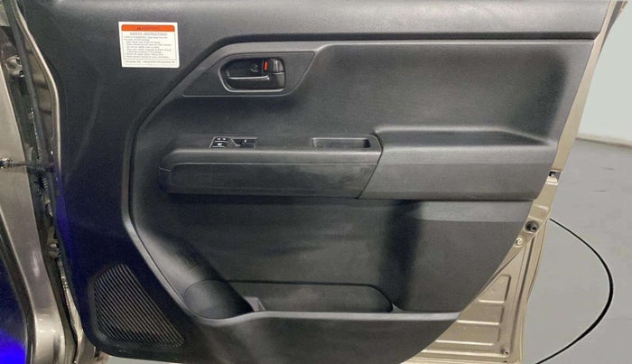 2021 Maruti New Wagon-R LXI CNG 1.0, CNG, Manual, 44,735 km, Driver Side Door Panels Control