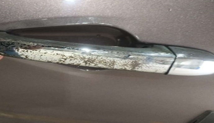 2018 Tata Tiago XZ PETROL, Petrol, Manual, 49,515 km, Front passenger door - Chrome on handle has slight discoularation
