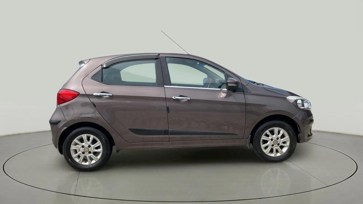 2018 Tata Tiago XZ PETROL, Petrol, Manual, 49,515 km, Right Side