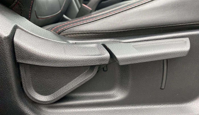 2019 KIA SELTOS GTK 1.4 PETROL, Petrol, Manual, 33,759 km, Driver Side Adjustment Panel