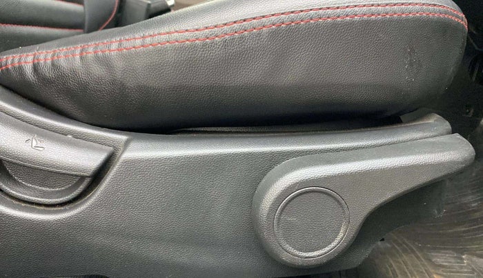 2018 Hyundai Grand i10 ASTA 1.2 KAPPA VTVT, Petrol, Manual, 54,888 km, Driver Side Adjustment Panel
