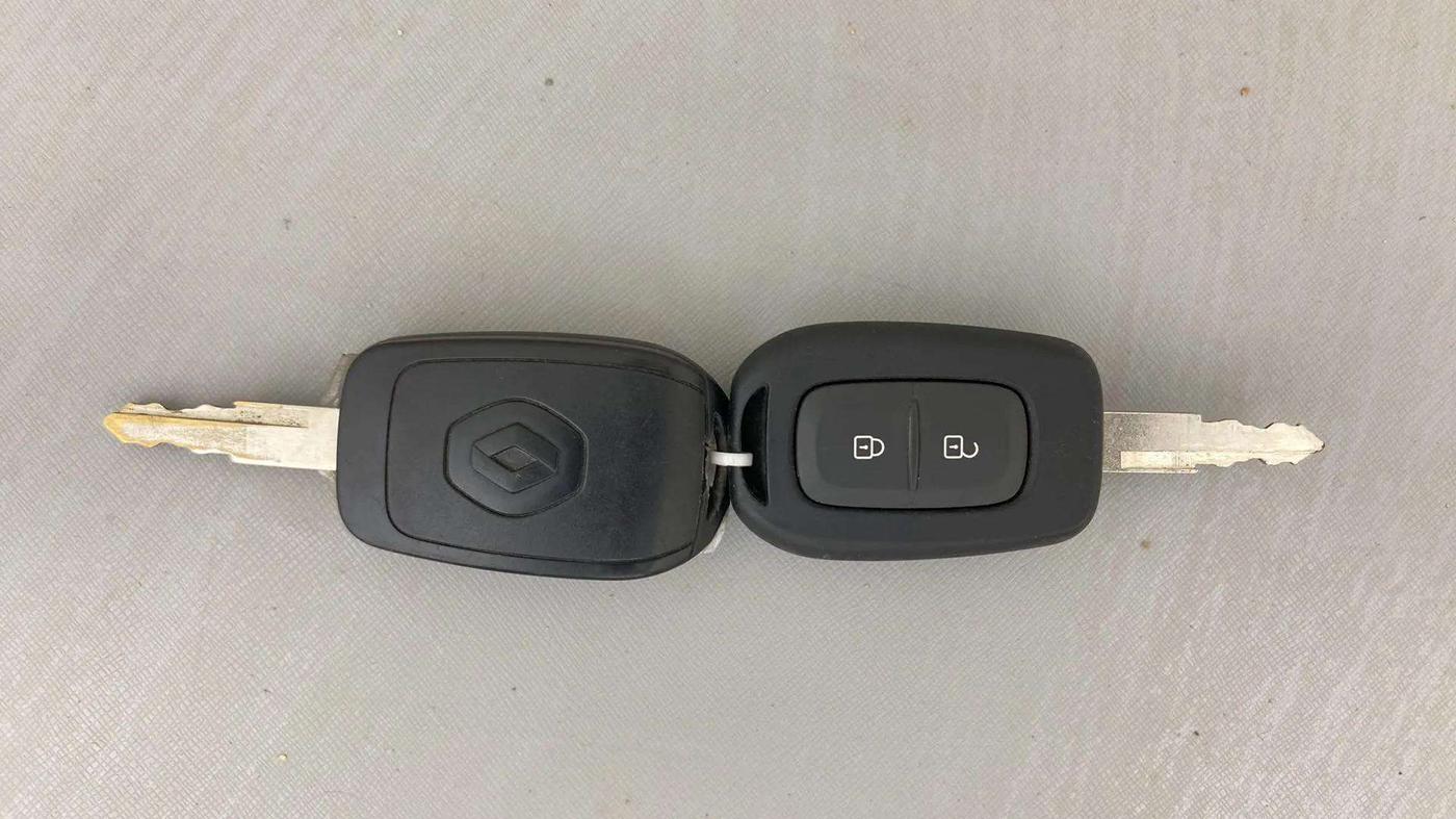 2018 Renault Kwid RXT 1.0 AMT (O), Petrol, Automatic, 33,452 km, Key Close Up