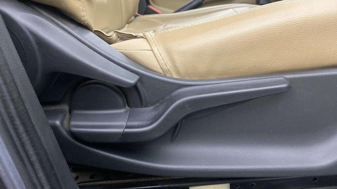 2019 Honda Amaze 1.2L I-VTEC S, Petrol, Manual, 80,859 km, Driver Side Adjustment Panel