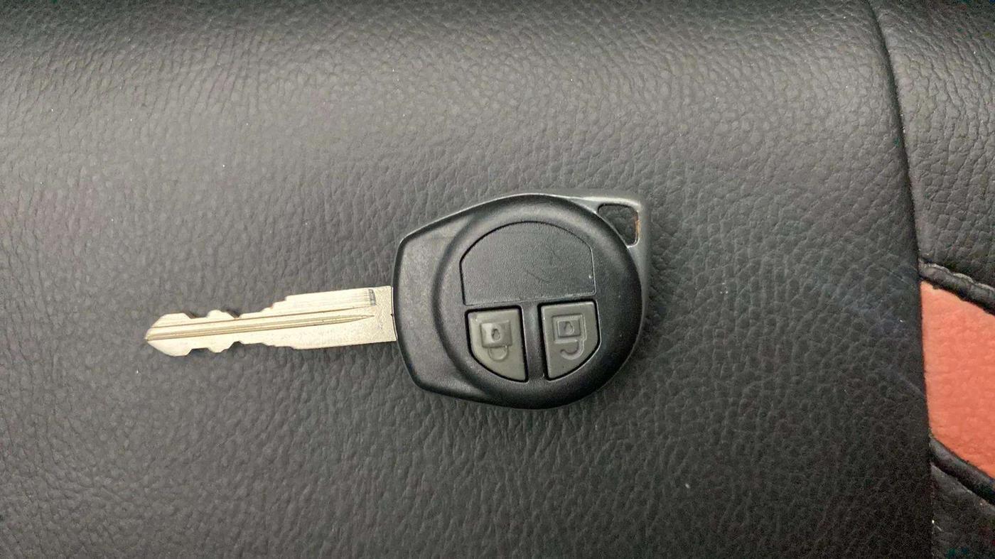 2013 Maruti Swift VXI, Petrol, Manual, 90,529 km, Key Close Up