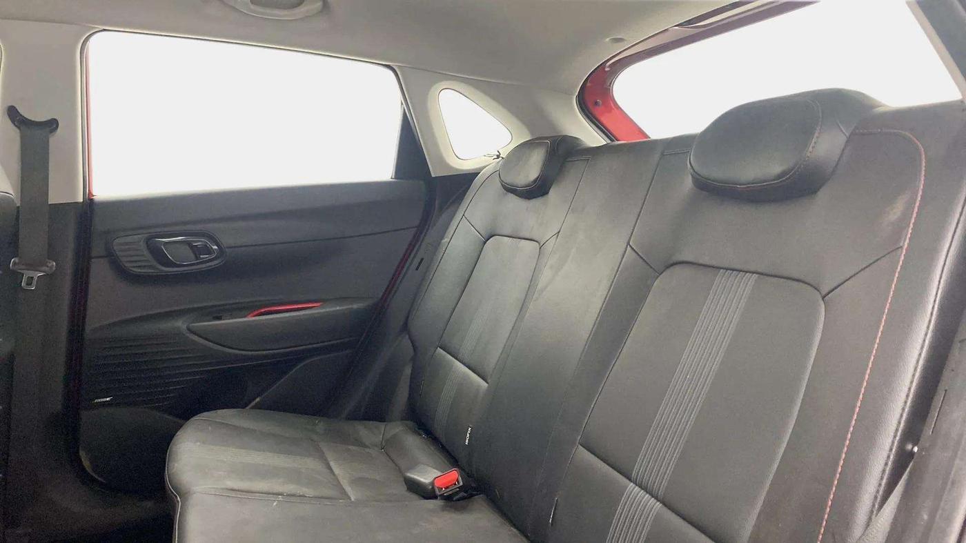 2021 Hyundai NEW I20  ASTA 1.0 TURBO IMT DUAL TONE, Petrol, Manual, 27,126 km, Right Side Rear Door Cabin