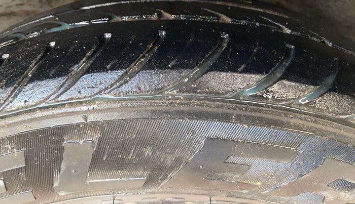 2013 Hyundai i10 MAGNA 1.1, Petrol, Manual, 49,036 km, Right Rear Tyre Tread