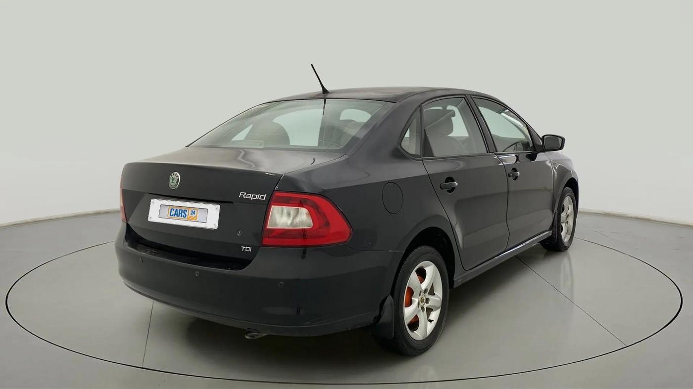 2013 Skoda Rapid ELEGANCE 1.6 TDI CR MT, Diesel, Manual, 1,21,208 km, Right Back Diagonal
