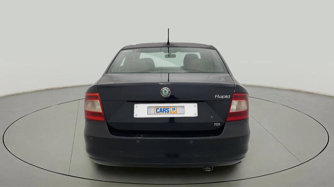 2013 Skoda Rapid ELEGANCE 1.6 TDI CR MT, Diesel, Manual, 1,21,208 km, Back/Rear