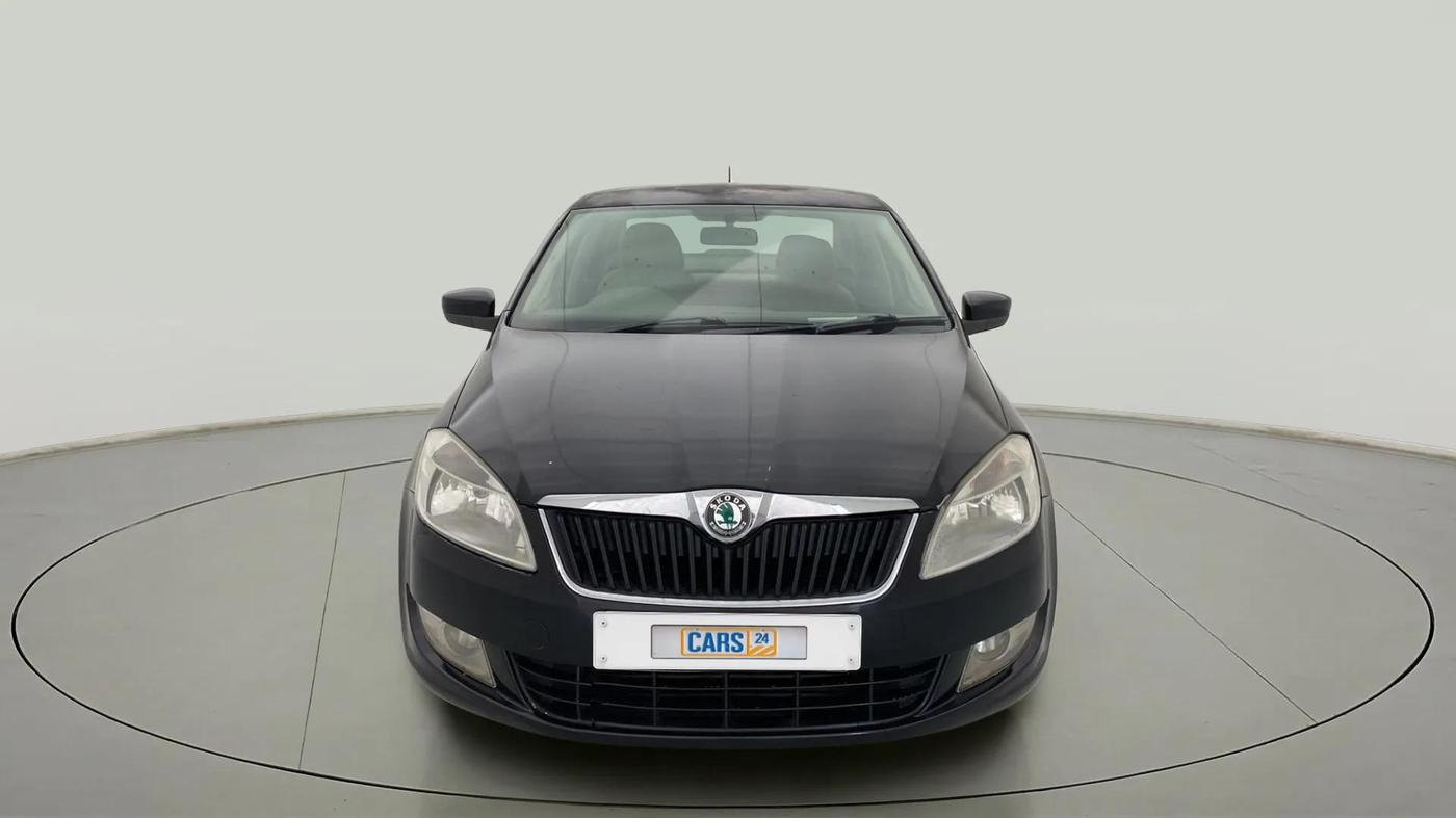2013 Skoda Rapid ELEGANCE 1.6 TDI CR MT, Diesel, Manual, 1,21,208 km, Front