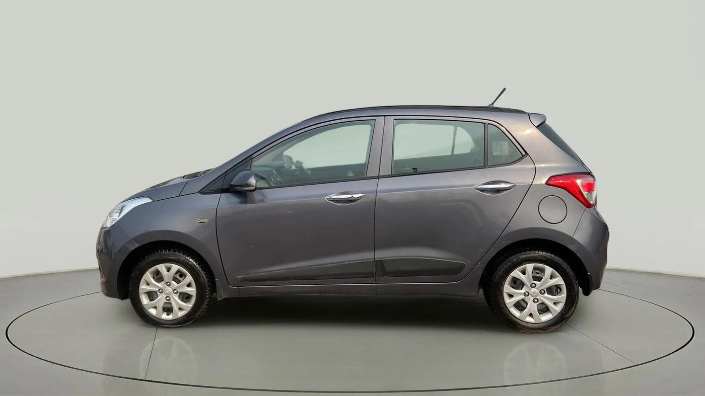 2014 Hyundai Grand i10 SPORTZ 1.2 KAPPA VTVT, Petrol, Manual, 32,111 km, Left Side