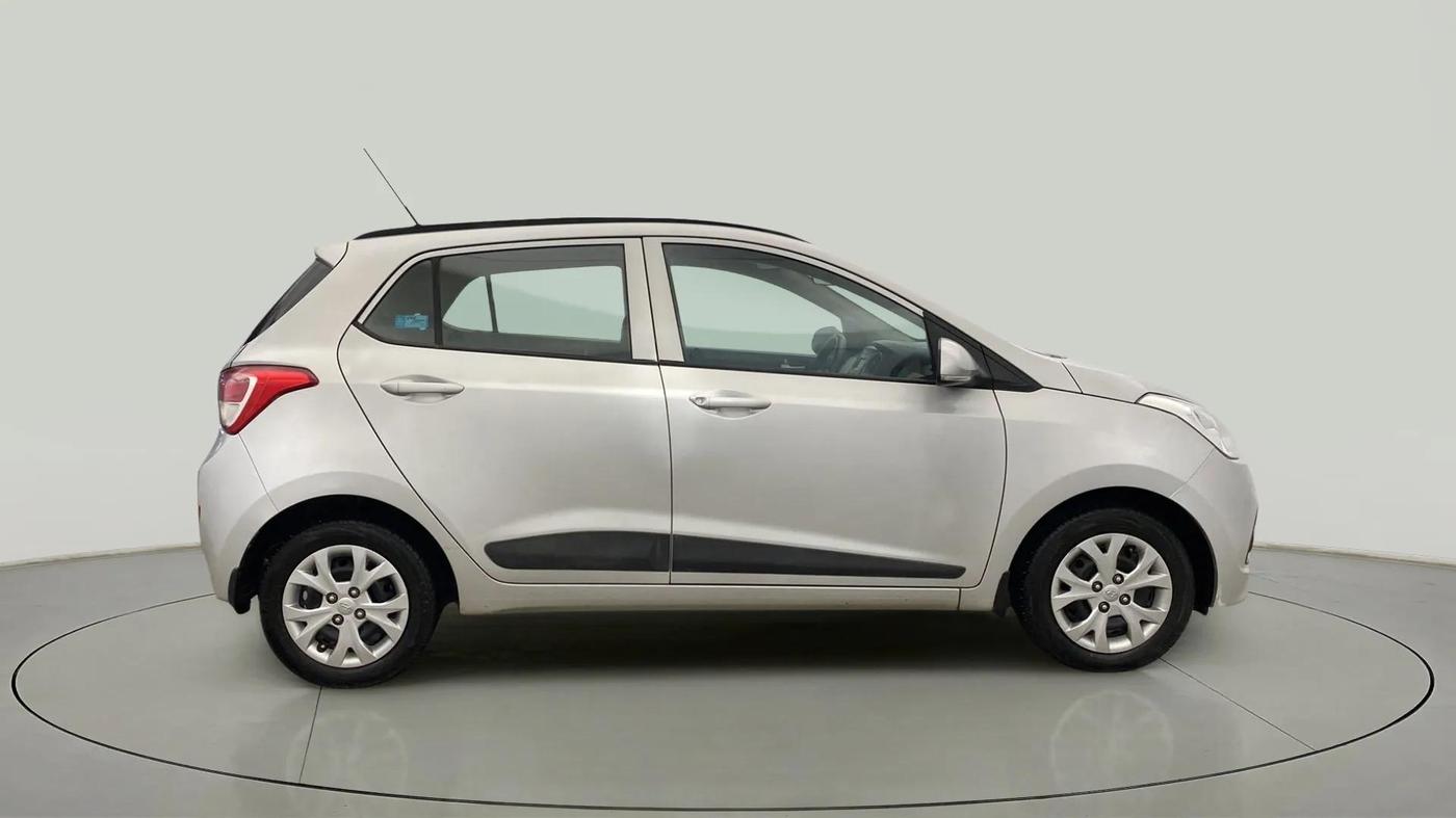 2016 Hyundai Grand i10 SPORTZ 1.2 KAPPA VTVT, Petrol, Manual, 49,721 km, Right Side View