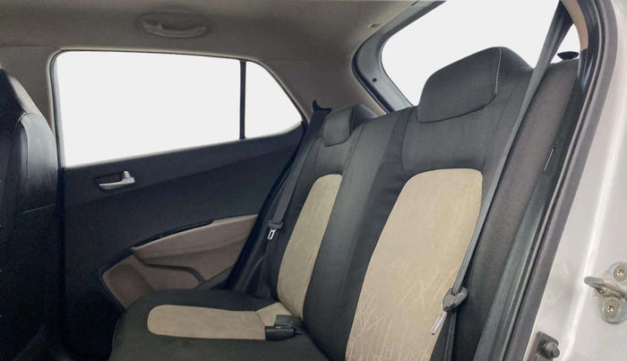 2016 Hyundai Grand i10 SPORTZ 1.2 KAPPA VTVT, Petrol, Manual, 49,721 km, Right Side Rear Door Cabin