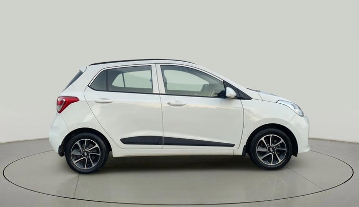 2017 Hyundai Grand i10 SPORTZ (O) AT 1.2 KAPPA VTVT, CNG, Automatic, 34,914 km, Right Side View