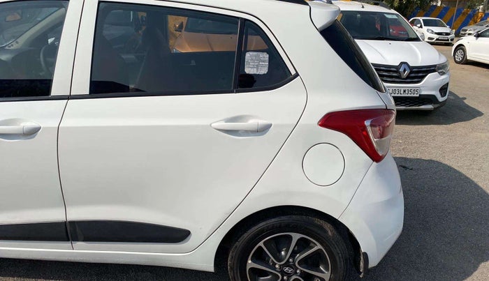 2017 Hyundai Grand i10 SPORTZ (O) AT 1.2 KAPPA VTVT, CNG, Automatic, 34,914 km, Left quarter panel - Minor scratches