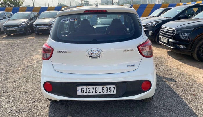 2017 Hyundai Grand i10 SPORTZ (O) AT 1.2 KAPPA VTVT, CNG, Automatic, 34,914 km, Dicky (Boot door) - Paint has minor damage