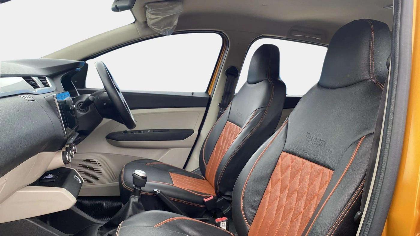 2021 Renault TRIBER RXZ, Petrol, Manual, 33,095 km, Right Side Front Door Cabin