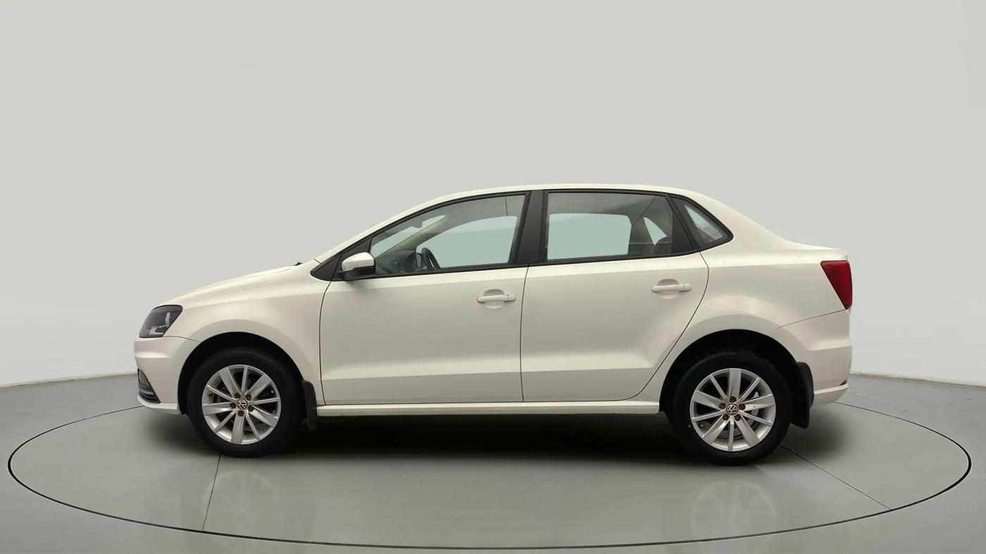 2017 Volkswagen Ameo HIGHLINE1.2L, Petrol, Manual, 41,148 km, Left Side