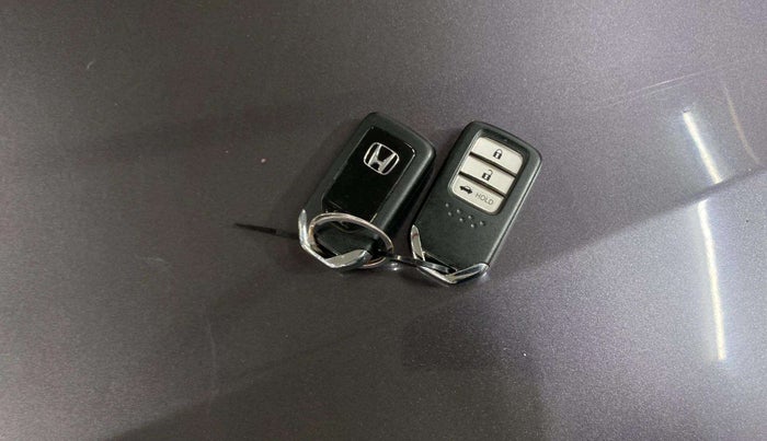 2018 Honda Amaze 1.2L I-VTEC V, Petrol, Manual, 72,097 km, Key Close Up