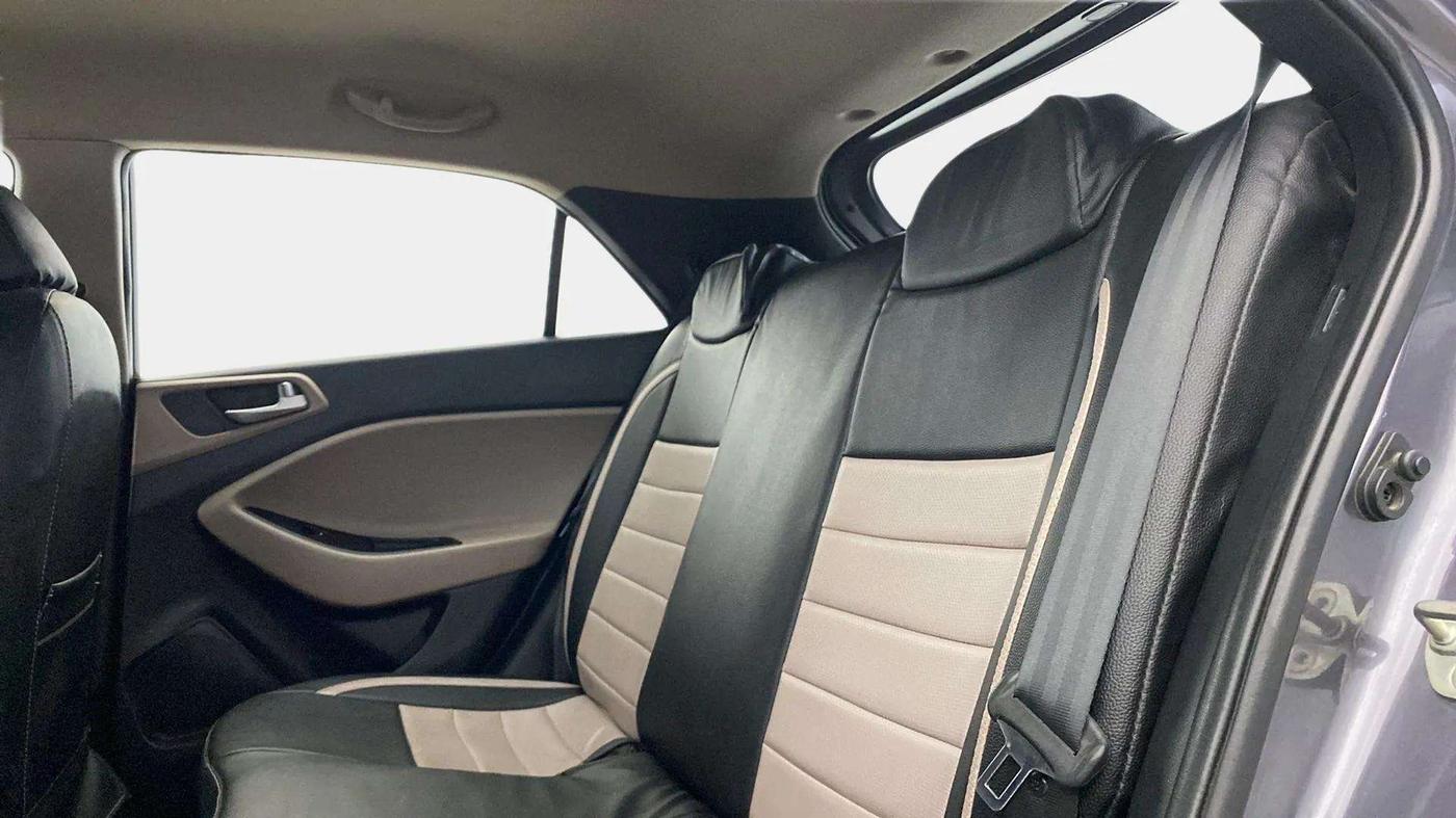 2019 Hyundai Elite i20 MAGNA PLUS 1.2, Petrol, Manual, 40,331 km, Right Side Rear Door Cabin