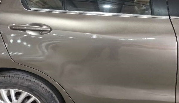 2018 Maruti Dzire ZXI AMT, Petrol, Automatic, 47,838 km, Right rear door - Slightly dented