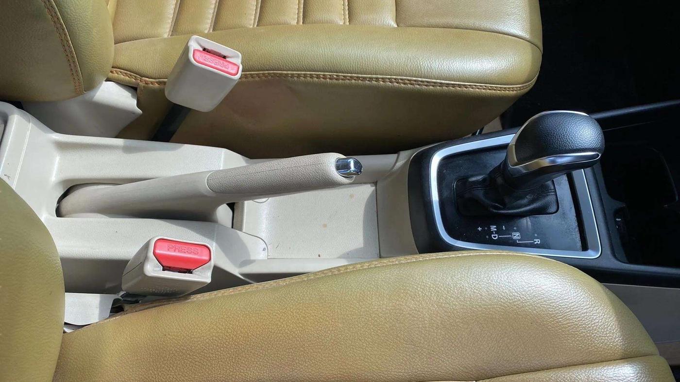 2018 Maruti Dzire ZXI AMT, Petrol, Automatic, 47,844 km, Gear Lever