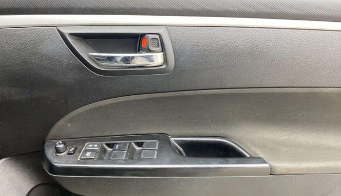 2017 Maruti Swift VXI O, Petrol, Manual, 17,898 km, Driver Side Door Panels Control