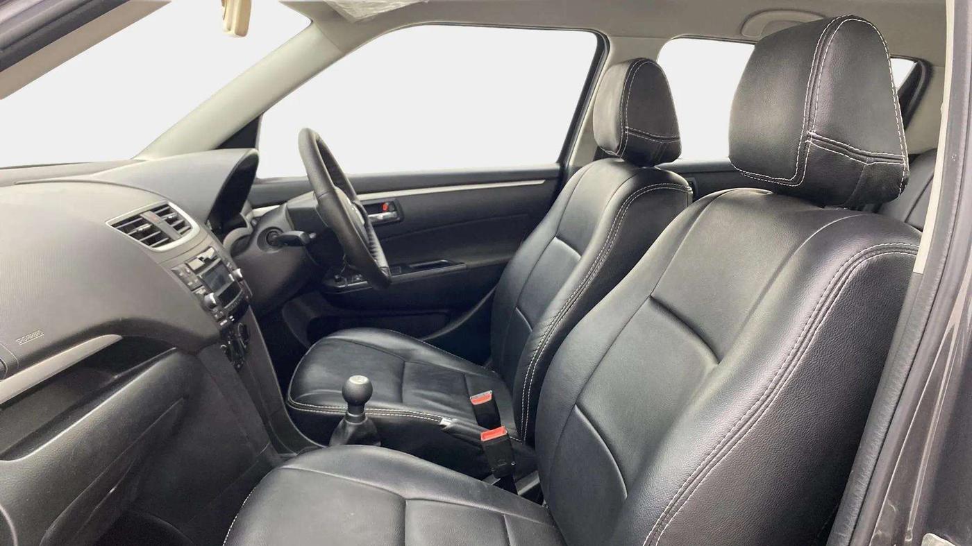 2017 Maruti Swift VXI O, Petrol, Manual, 17,898 km, Right Side Front Door Cabin