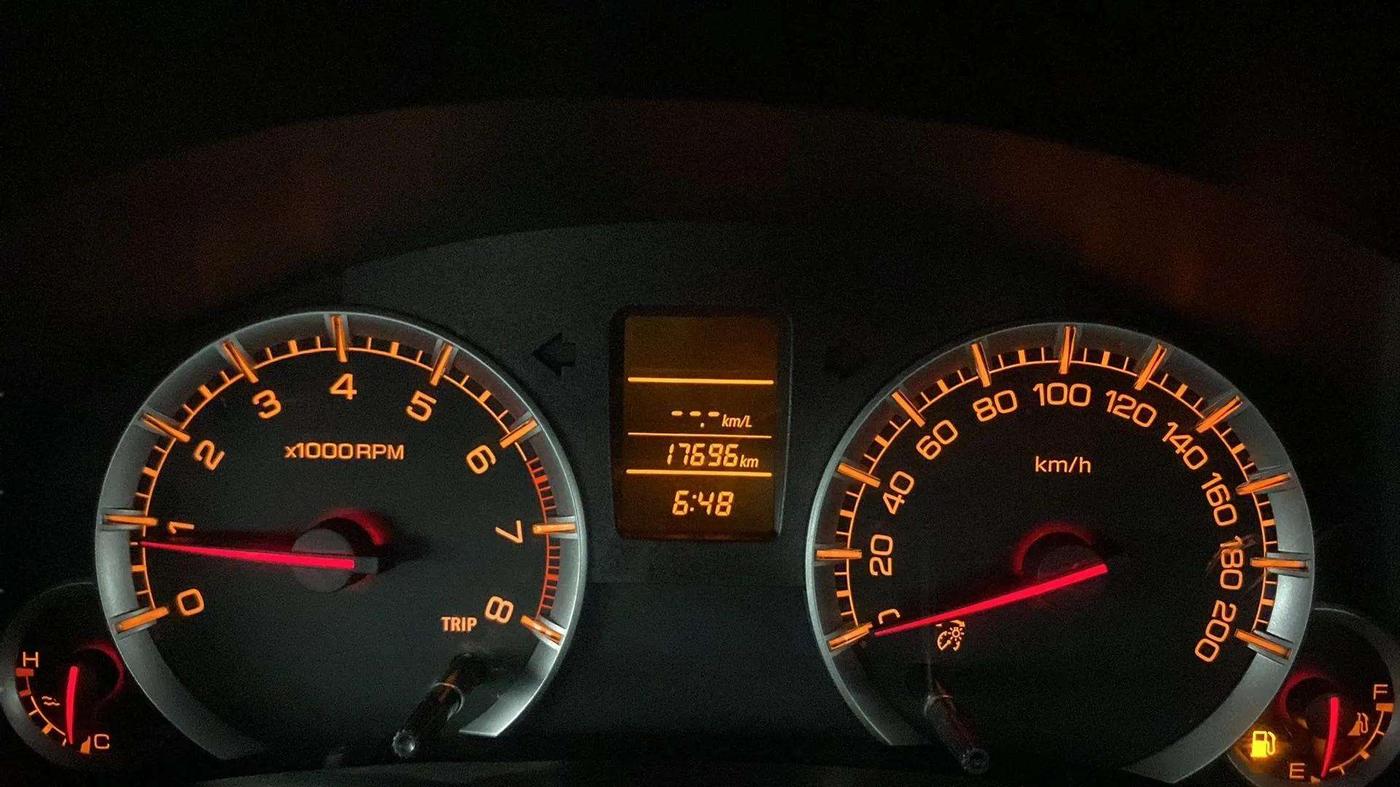 2017 Maruti Swift VXI O, Petrol, Manual, 17,898 km, Odometer Image