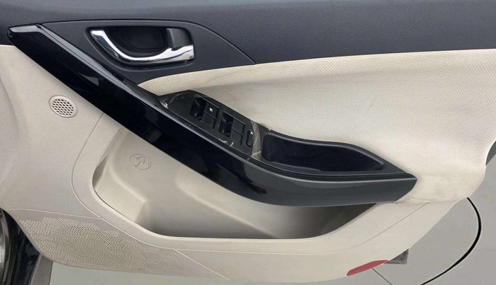 2021 Tata NEXON XZ PLUS PETROL SUNROOF, Petrol, Manual, 32,147 km, Driver Side Door Panels Control
