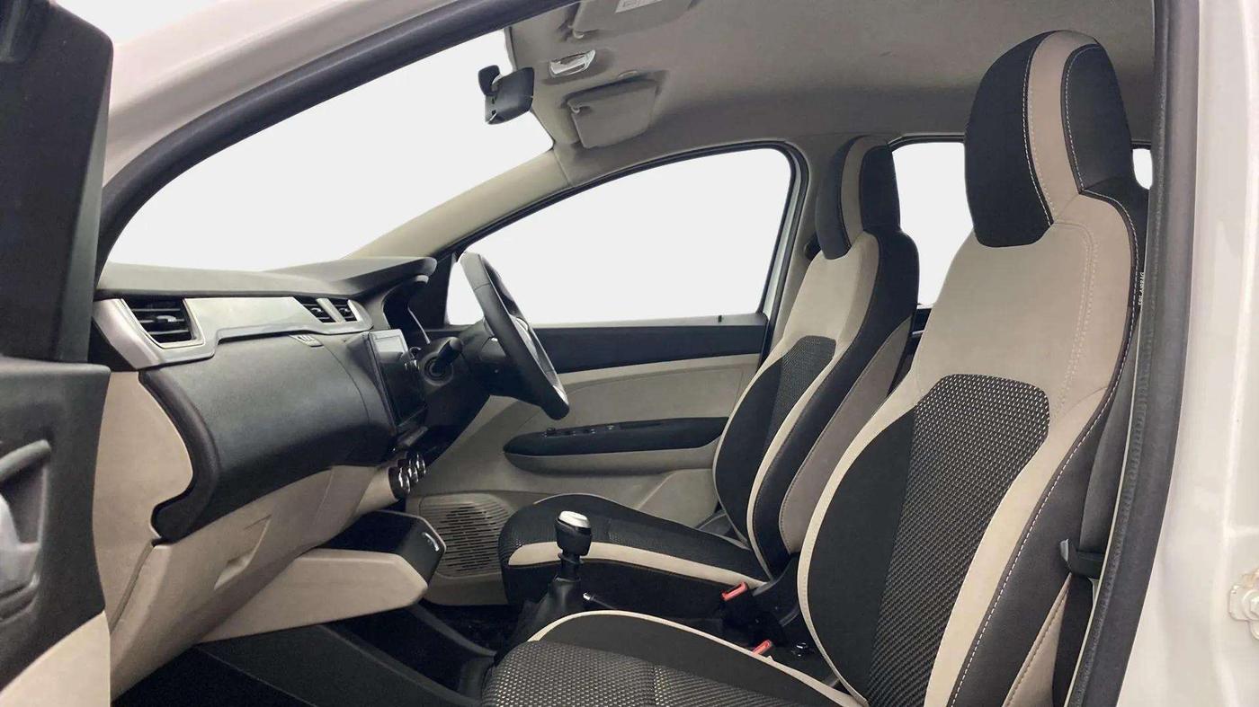2021 Renault TRIBER RXZ, Petrol, Manual, 48,231 km, Right Side Front Door Cabin
