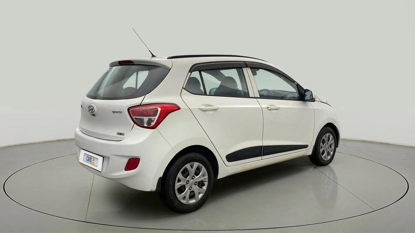 2016 Hyundai Grand i10 SPORTZ 1.2 KAPPA VTVT, Petrol, Manual, 42,365 km, Right Back Diagonal