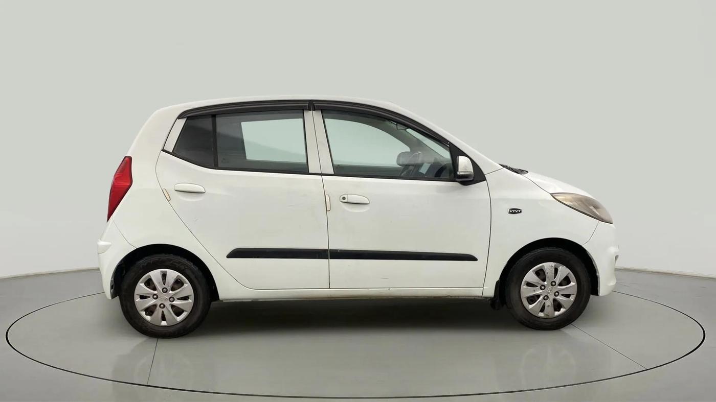 2013 Hyundai i10 MAGNA 1.2, CNG, Manual, 63,889 km, Right Side View