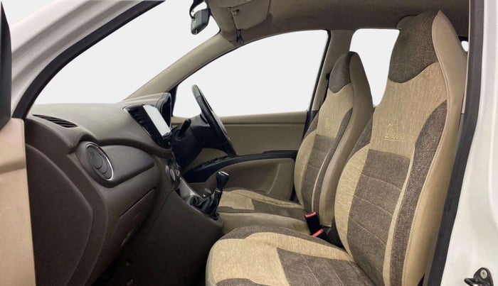 2013 Hyundai i10 MAGNA 1.2, CNG, Manual, 63,889 km, Right Side Front Door Cabin