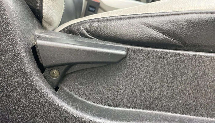 2018 Tata NEXON XM PETROL, Petrol, Manual, 82,532 km, Driver Side Adjustment Panel