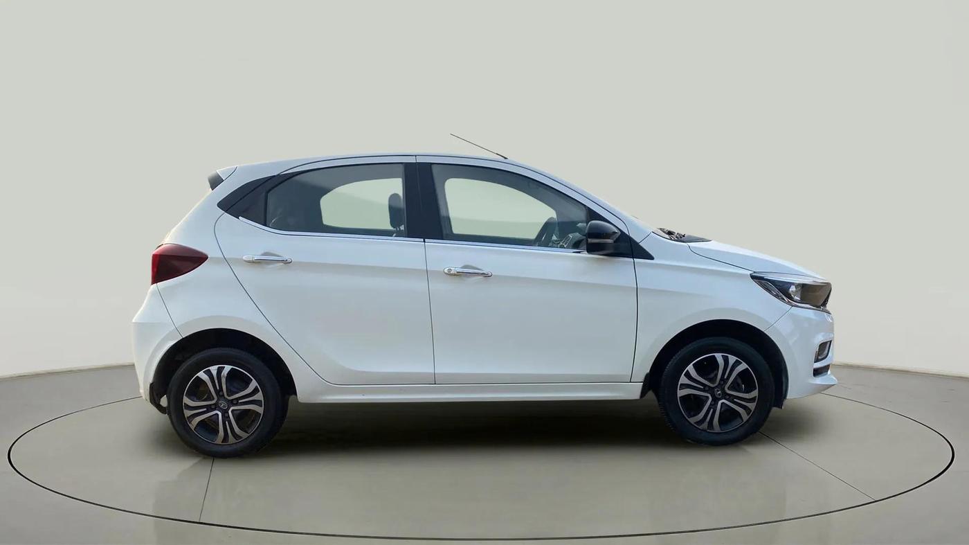 2022 Tata Tiago XZ PLUS CNG, CNG, Manual, 34,103 km, Right Side View