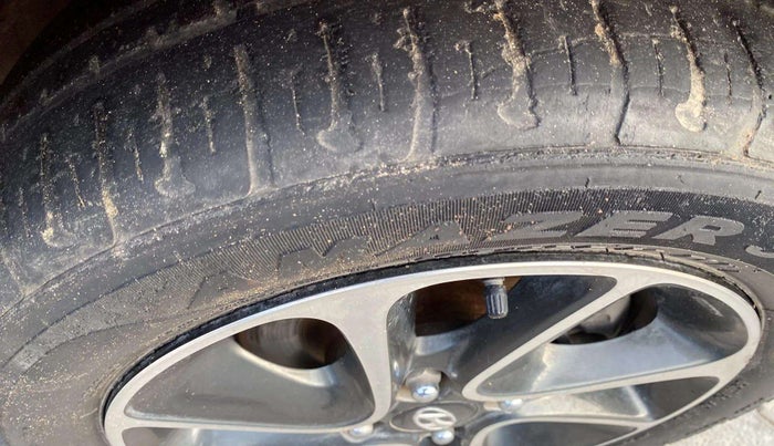 2019 Hyundai Grand i10 ASTA 1.2 KAPPA VTVT, Petrol, Manual, 30,373 km, Left front tyre - Minor crack