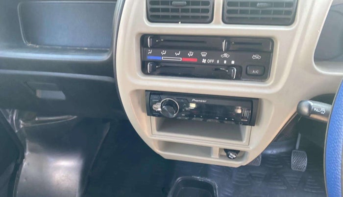 2019 Maruti Eeco 5 STR WITH A/C+HTR, Petrol, Manual, 27,139 km, Infotainment system - AM/FM Radio - Not Working