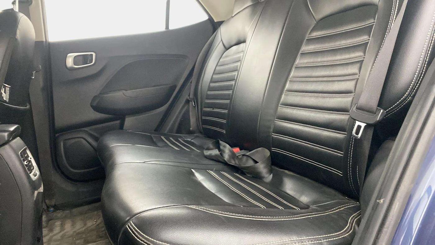2021 Hyundai VENUE S 1.2, Petrol, Manual, 34,979 km, Right Side Rear Door Cabin