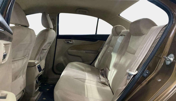 2015 Maruti Ciaz VDI+ SHVS, Diesel, Manual, 50,663 km, Right Side Rear Door Cabin