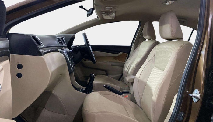 2015 Maruti Ciaz VDI+ SHVS, Diesel, Manual, 50,663 km, Right Side Front Door Cabin