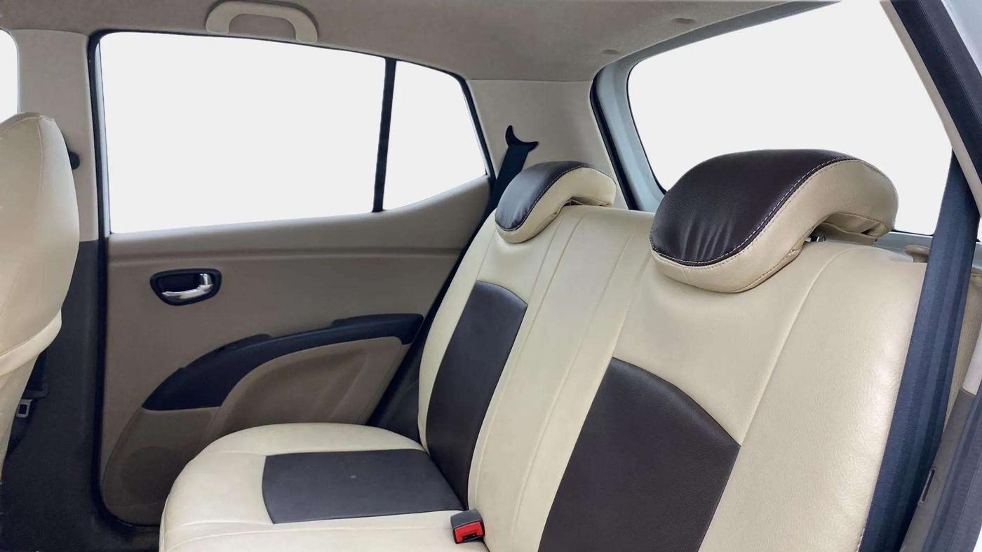 2013 Hyundai i10 SPORTZ 1.2, Petrol, Manual, 40,059 km, Right Side Rear Door Cabin
