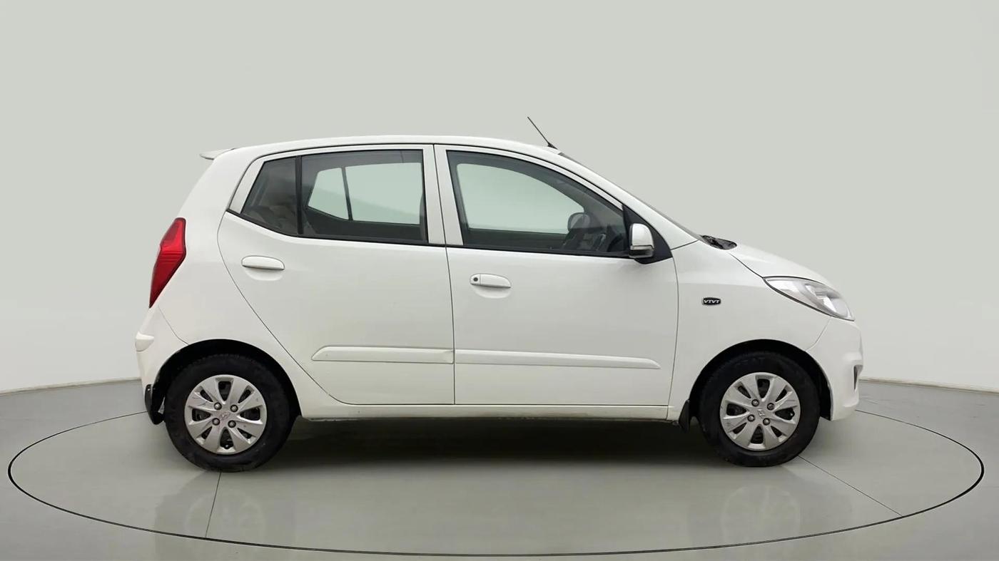 2013 Hyundai i10 SPORTZ 1.2, Petrol, Manual, 40,059 km, Right Side View