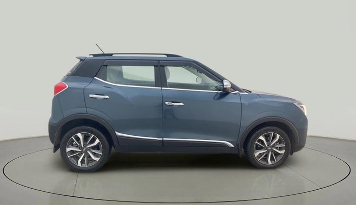 2022 Mahindra XUV300 W8 (O) 1.2 PETROL, Petrol, Manual, 11,456 km, Right Side