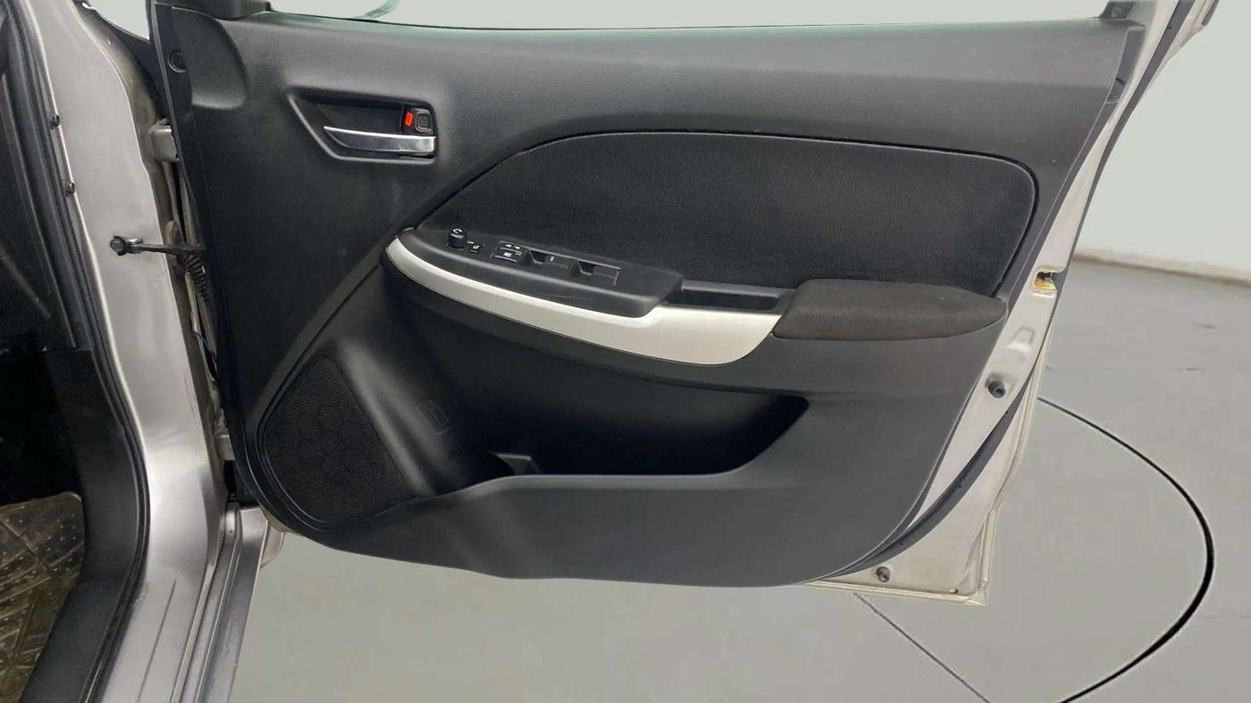 2017 Maruti Baleno ALPHA PETROL 1.2, Petrol, Manual, 13,100 km, Driver Side Door Panels Control