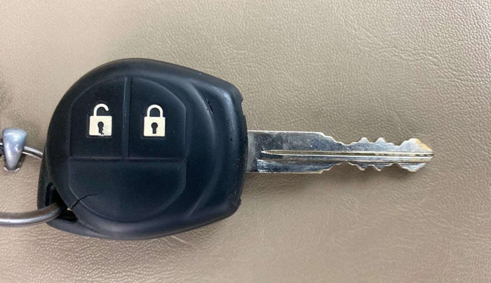 2019 Maruti Ciaz DELTA 1.5 SHVS MT PETROL, Petrol, Manual, 69,131 km, Key Close Up